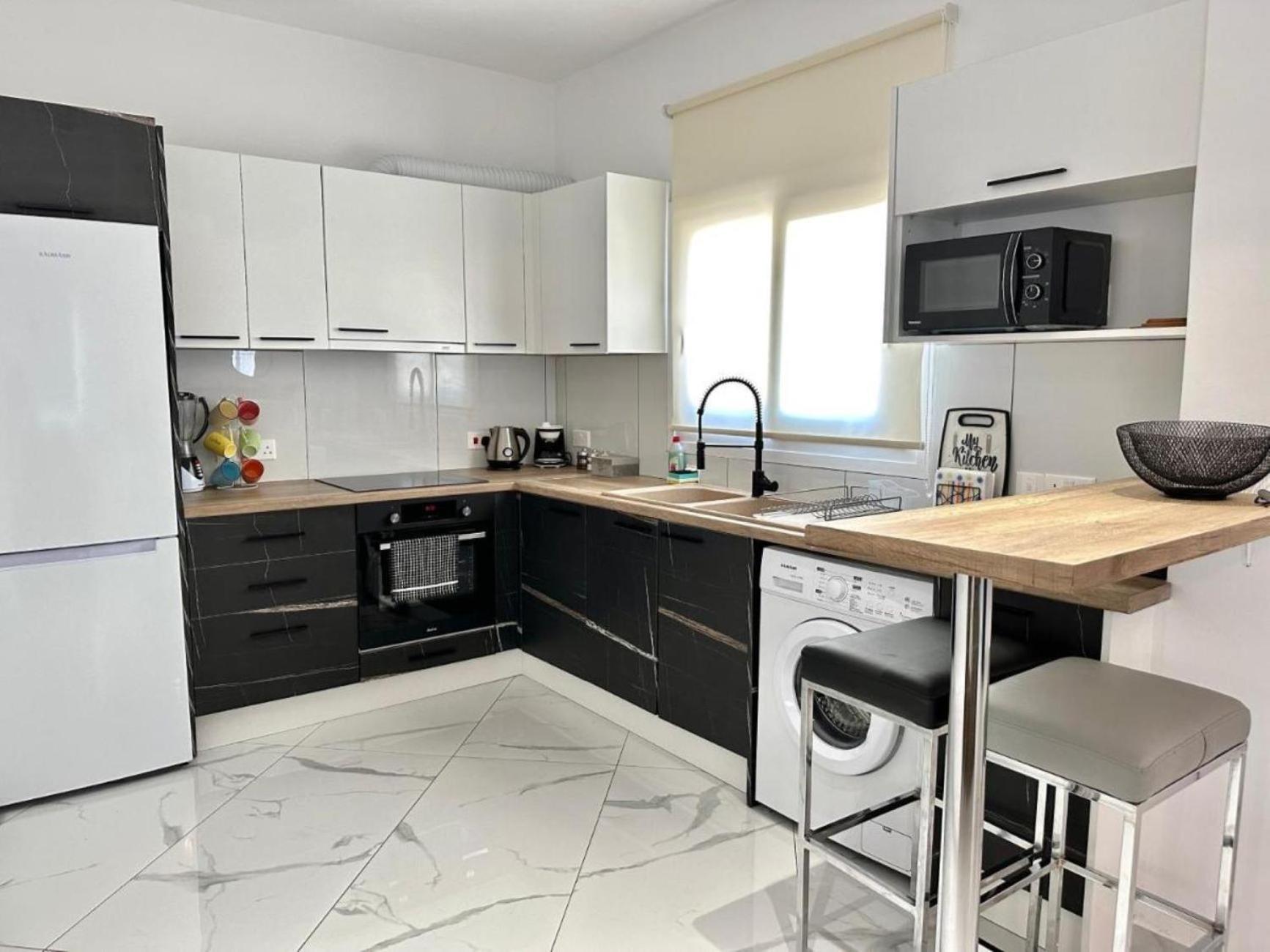 H&O Boulevard Breeze Apartment! Paphos Exterior photo